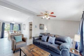 Denver oasis Grove with 3 bedrooms 2 bathrooms and yard